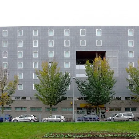 里尔厄拉里尔城市舒适公寓 3* 里尔
